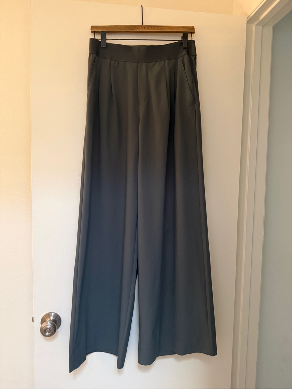 Beyond Yoga Elasticated Wide Leg Pant Slate Green
